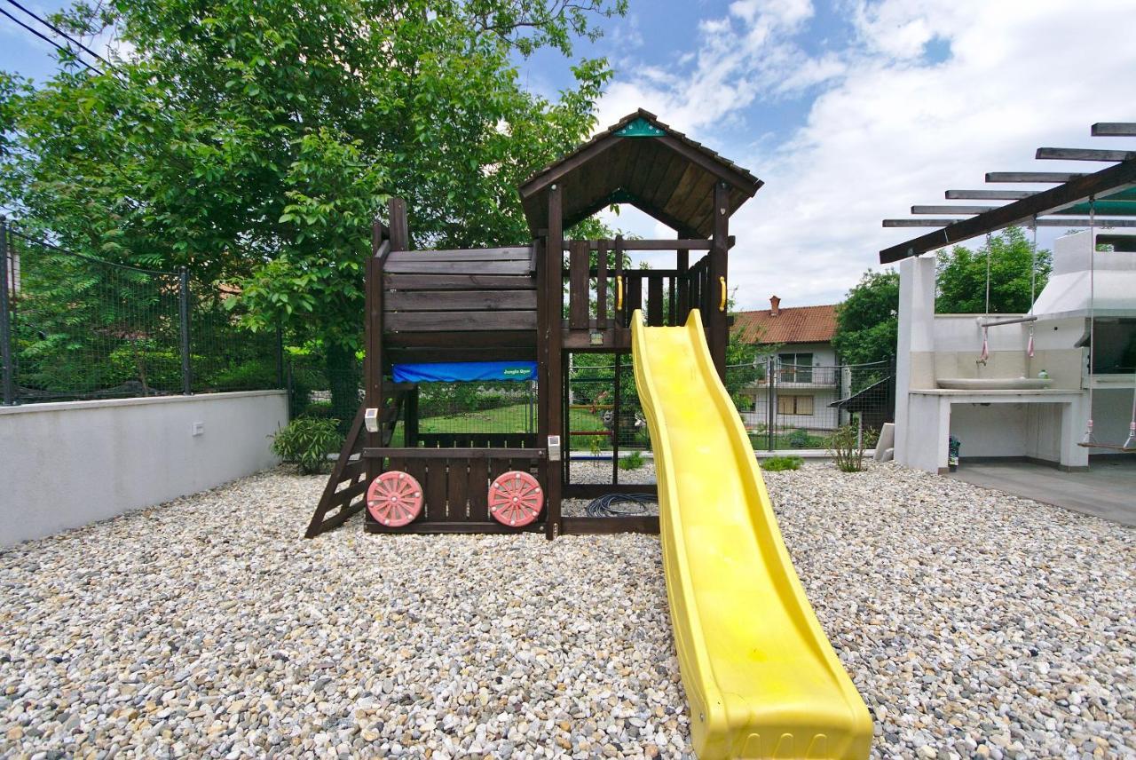 Holiday House With Pool Čavle Esterno foto