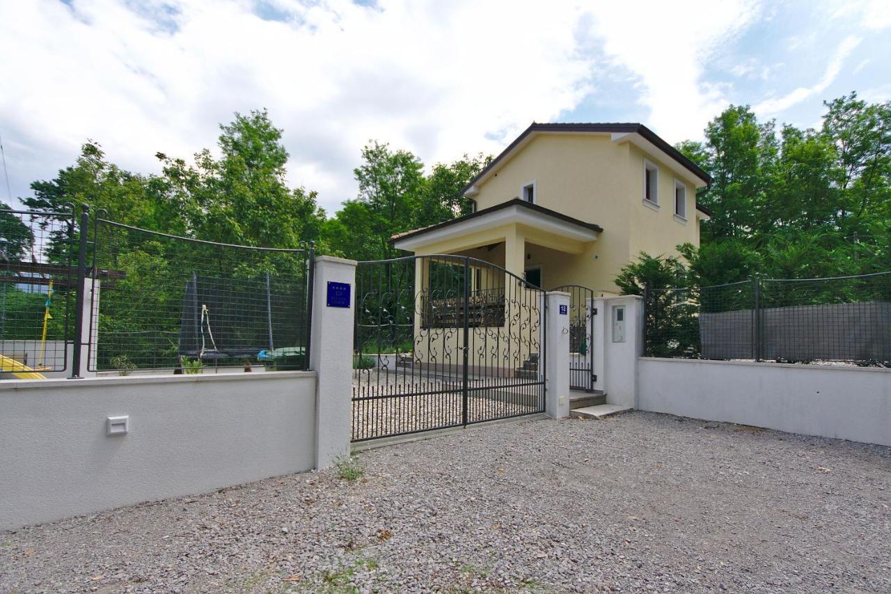 Holiday House With Pool Čavle Esterno foto